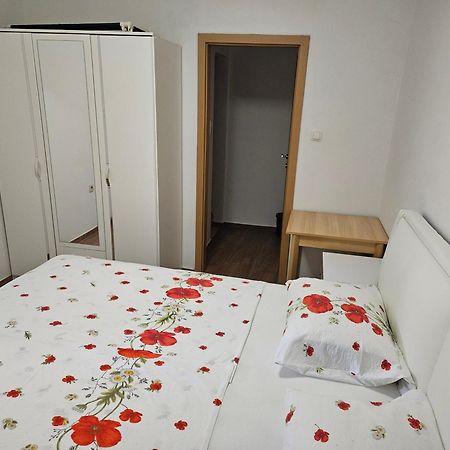 Apartments Vila Tisa Mali Lošinj Exterior foto