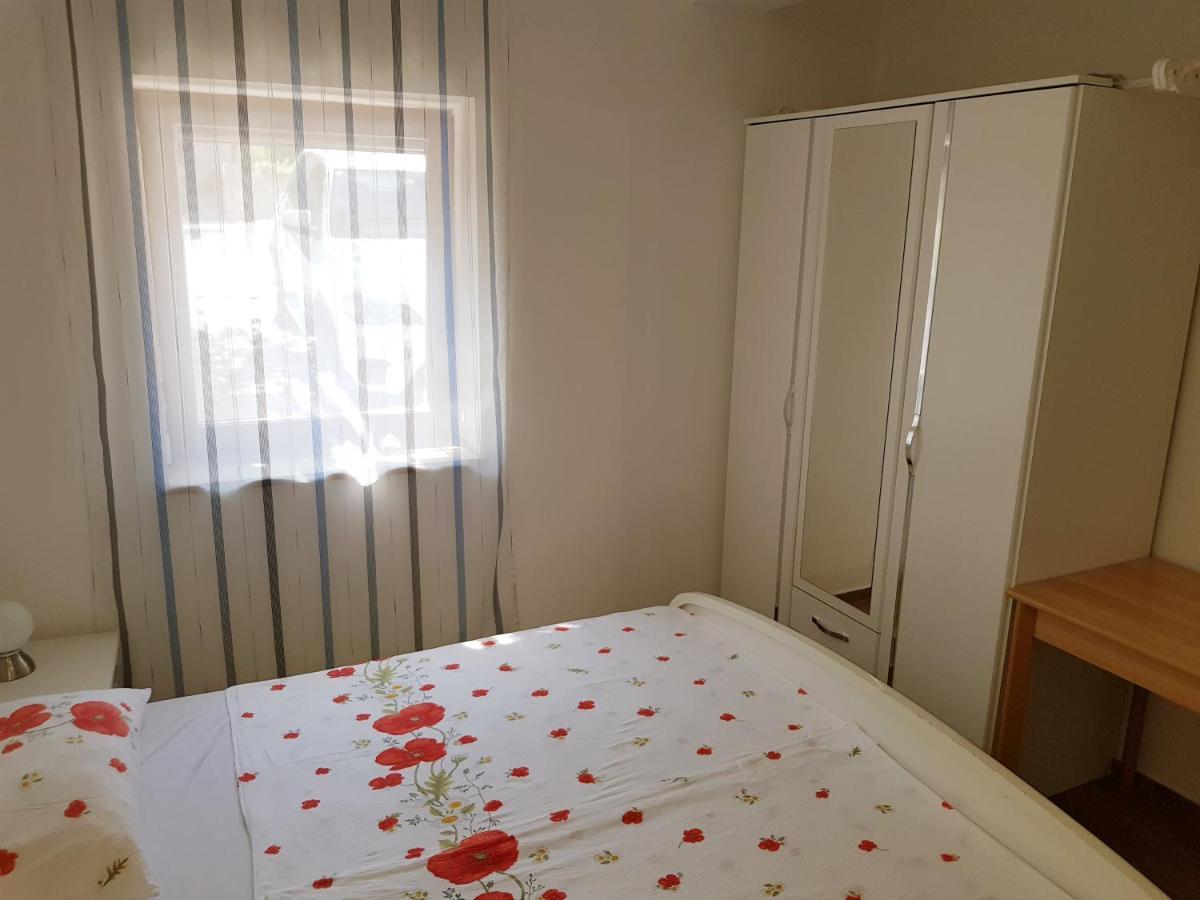 Apartments Vila Tisa Mali Lošinj Exterior foto