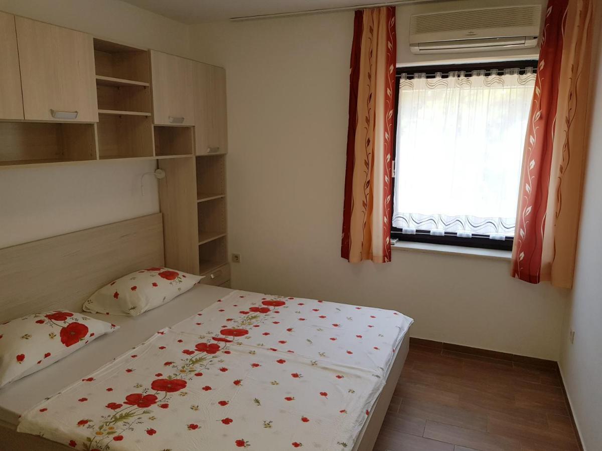 Apartments Vila Tisa Mali Lošinj Exterior foto