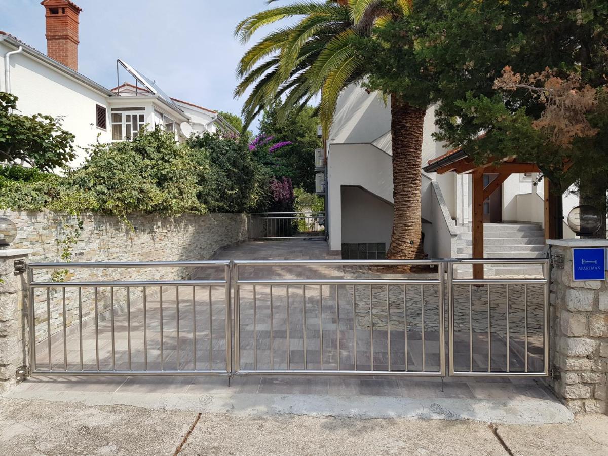 Apartments Vila Tisa Mali Lošinj Exterior foto