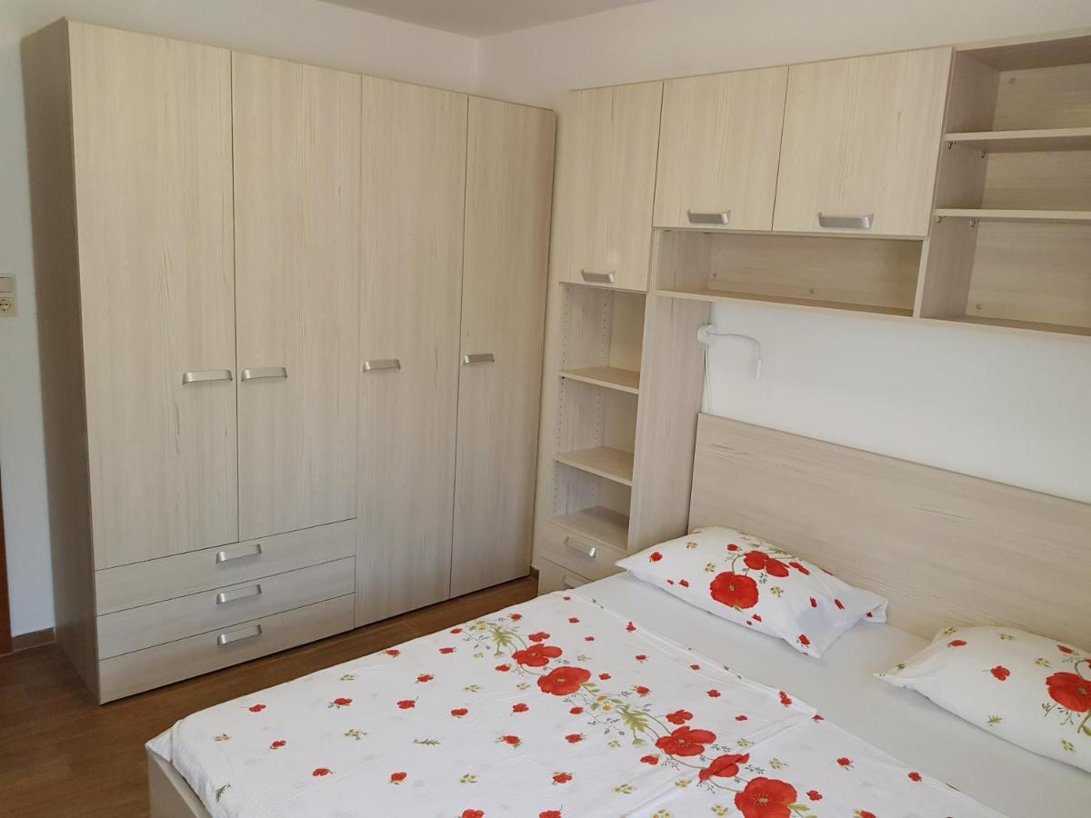 Apartments Vila Tisa Mali Lošinj Exterior foto