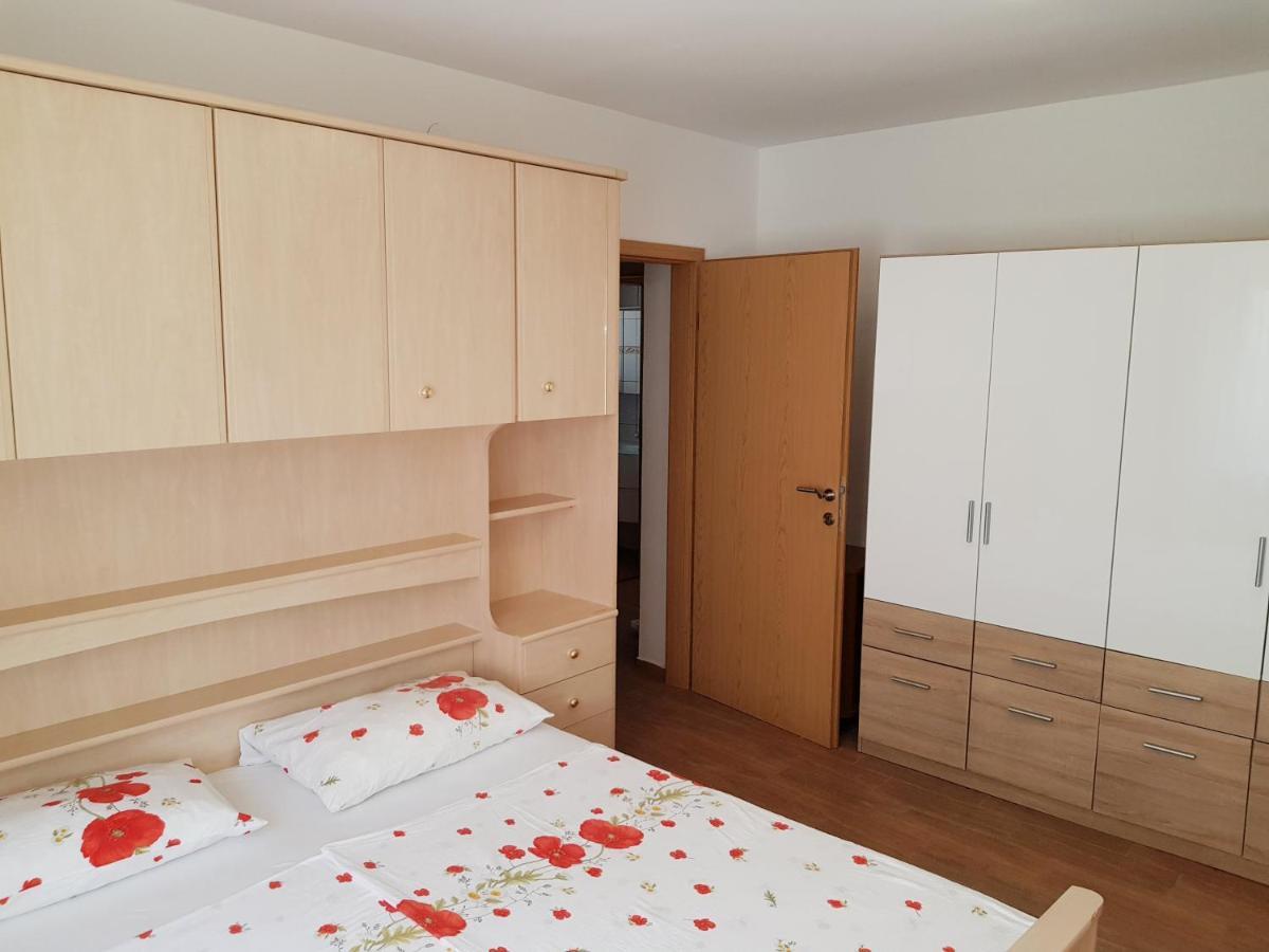 Apartments Vila Tisa Mali Lošinj Exterior foto