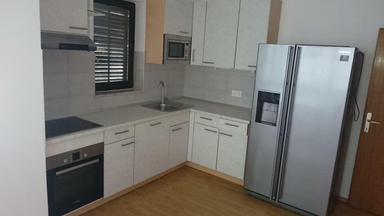 Apartments Vila Tisa Mali Lošinj Exterior foto