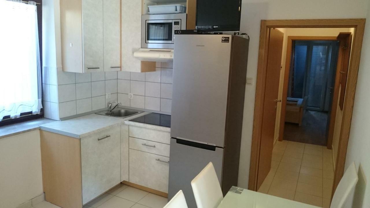 Apartments Vila Tisa Mali Lošinj Exterior foto
