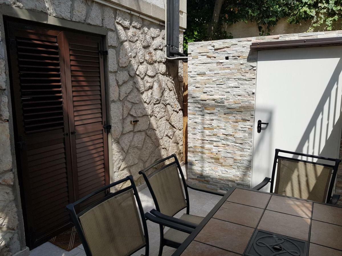 Apartments Vila Tisa Mali Lošinj Exterior foto
