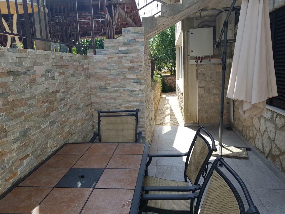 Apartments Vila Tisa Mali Lošinj Exterior foto