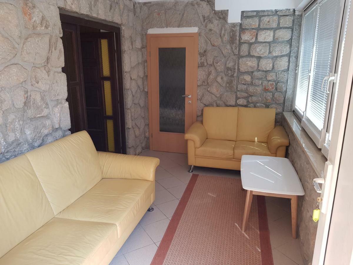 Apartments Vila Tisa Mali Lošinj Exterior foto