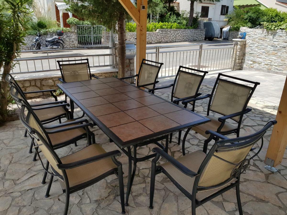 Apartments Vila Tisa Mali Lošinj Exterior foto